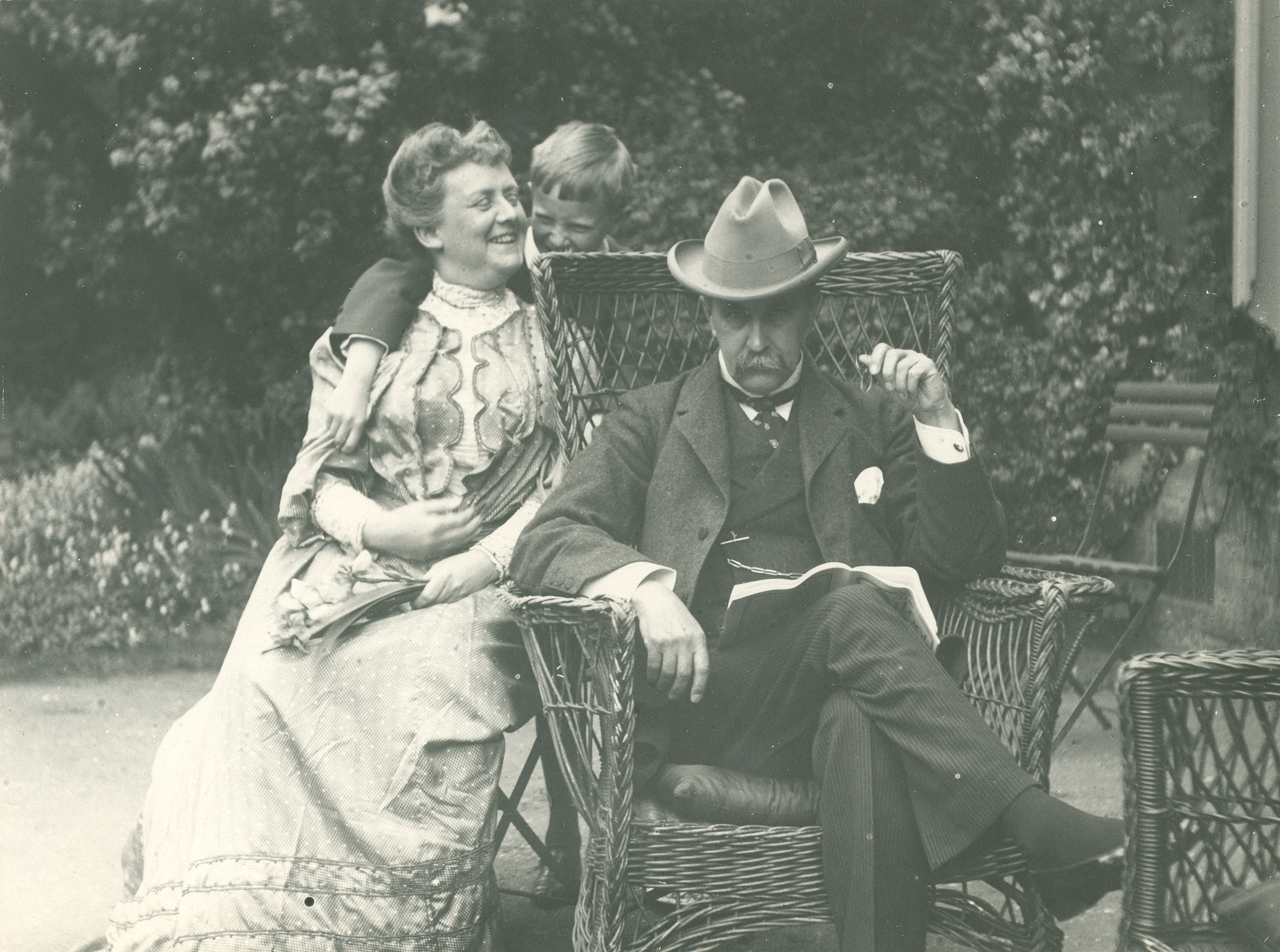 Osler Family at 7 Norham Gardens, Oxford, 1905